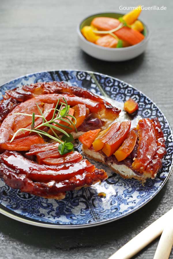 Tarte tatin with pumpkin, braised red onions and goat cheese #gourmet guerrilla # recipe #herbst 